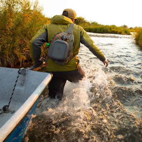 Fishpond Summit Sling 2.0 - Granite
