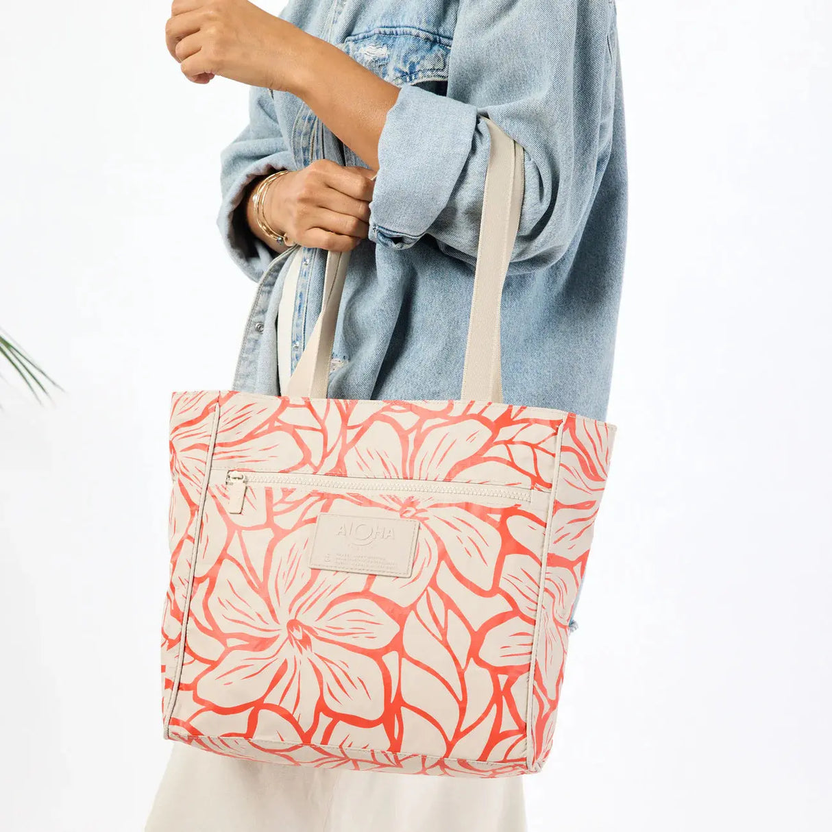 Aloha Backyard Go-To Tote Aloha