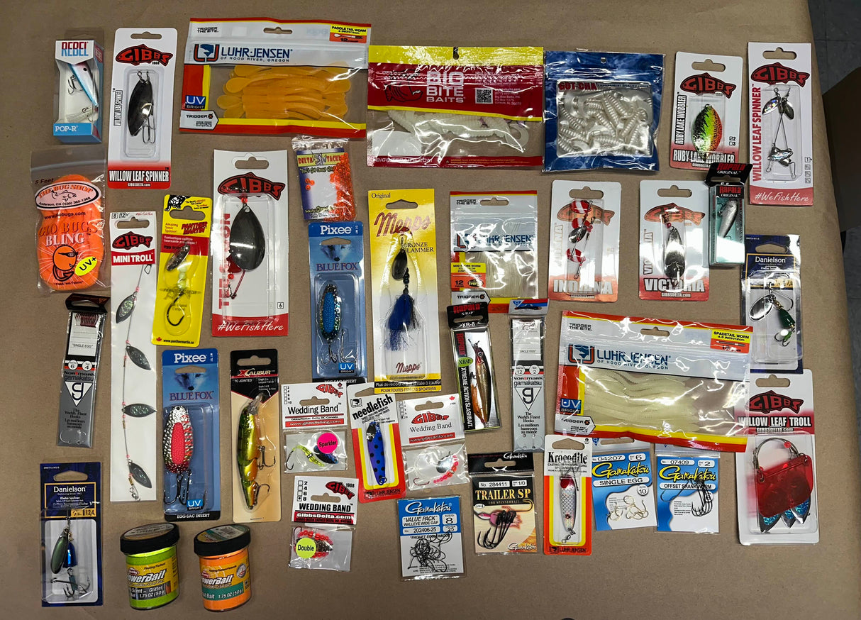 HC Christmas Gift Basket – Fresh Water (39-Piece Tackle Kit)