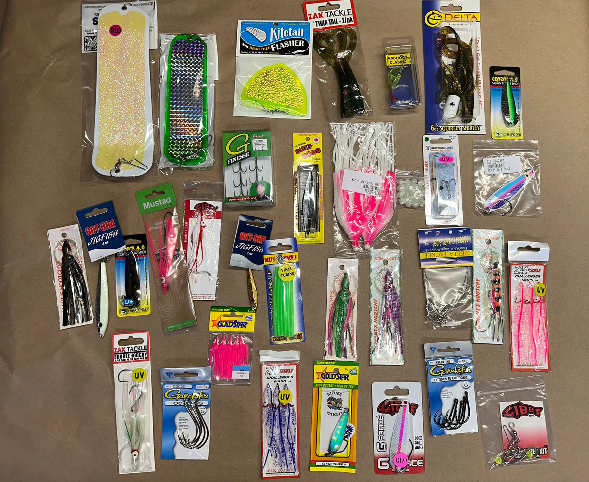 HC Christmas Gift Basket – Saltwater (33-Piece Tackle Kit) Harbour Chandler