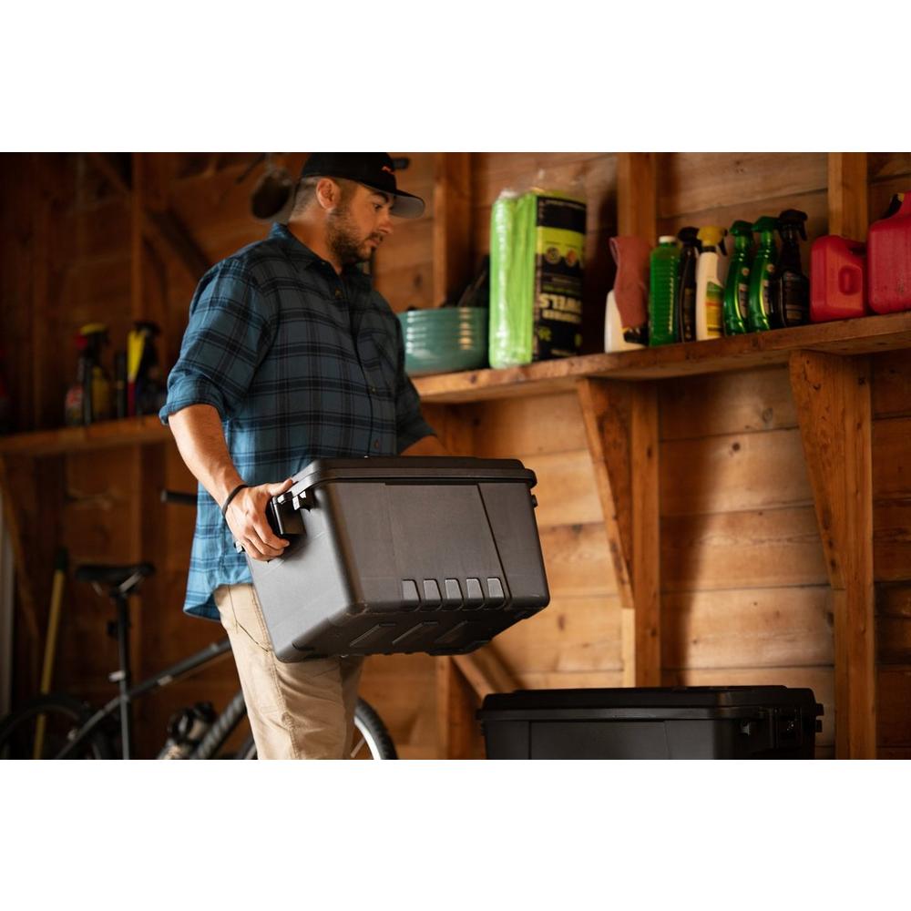 Plano Sportsman Trunk - Medium