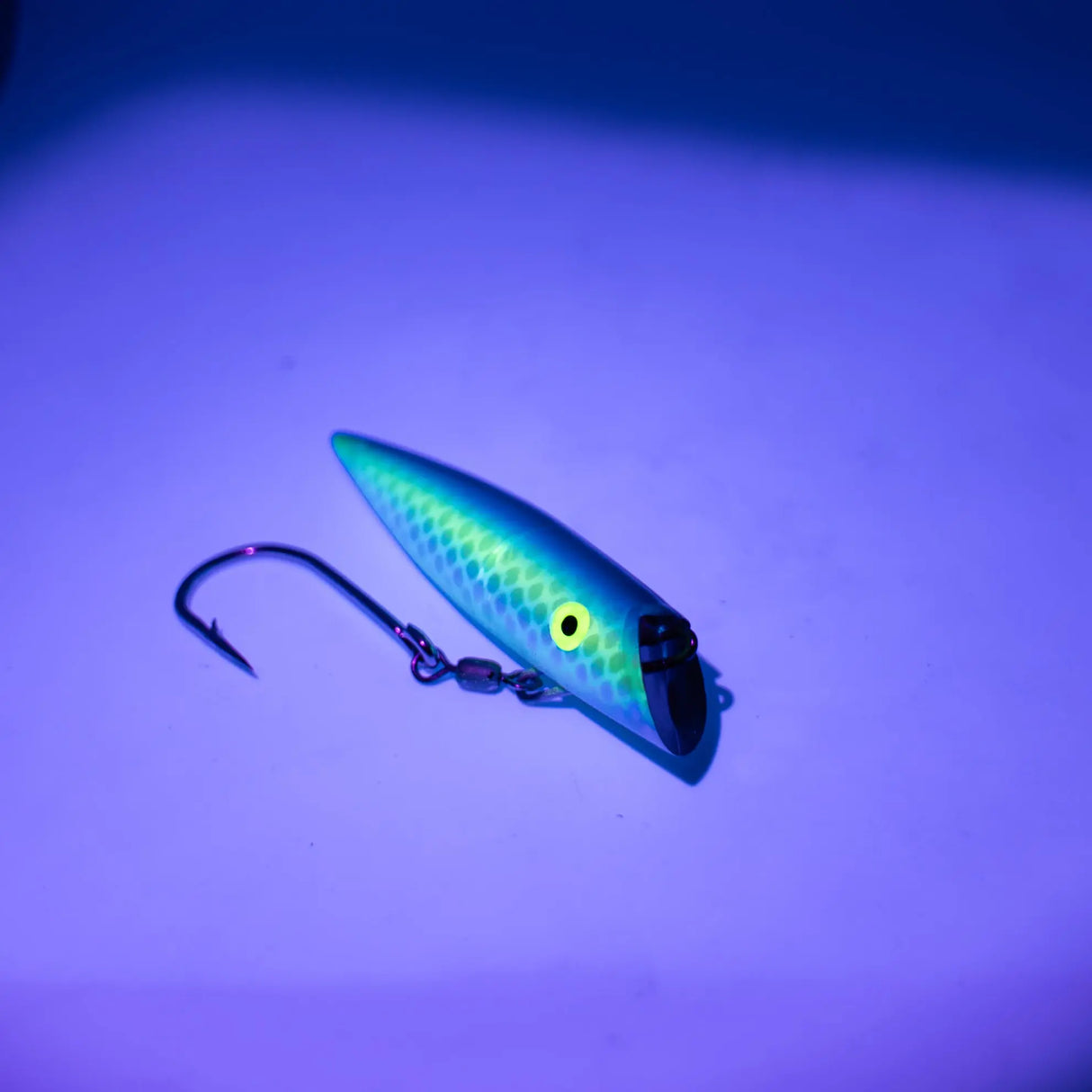 TOMIC 6" TUBBY PLUG - 645UVBII Tomic Lures