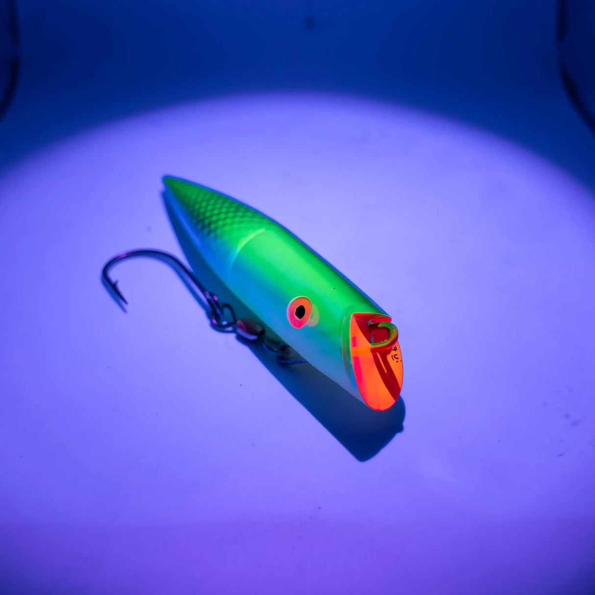 Tomic Plug - #RVP2#647ii - Iridescent Insert Glow Belly Tomic Lures
