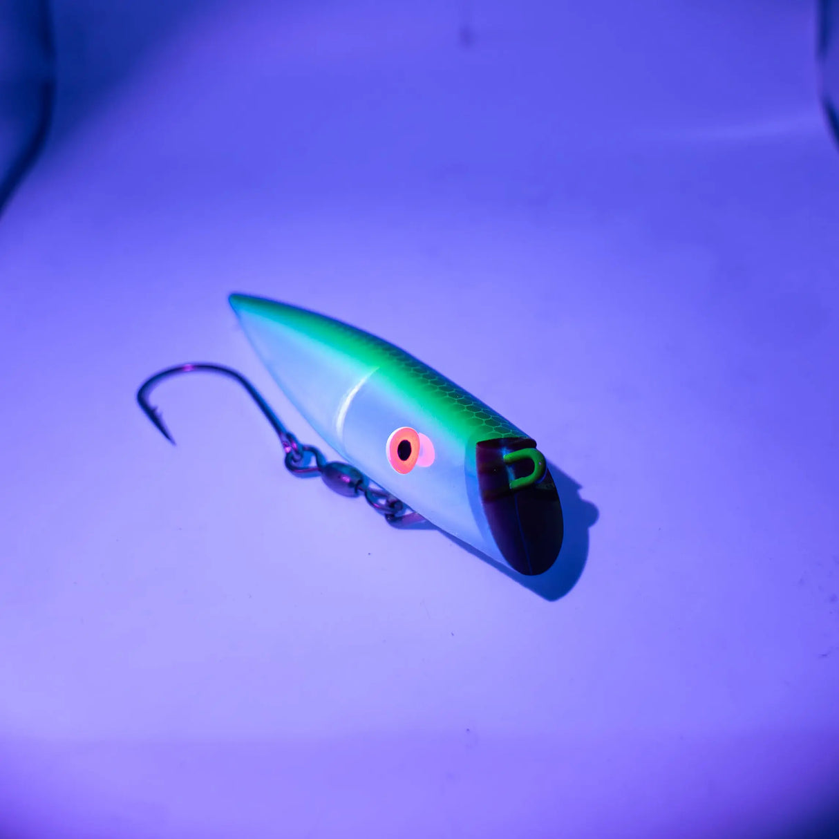 TOMIC 3" TUBBY PLUG - C632UVBII UV Body Iridescent Insert Tomic Lures