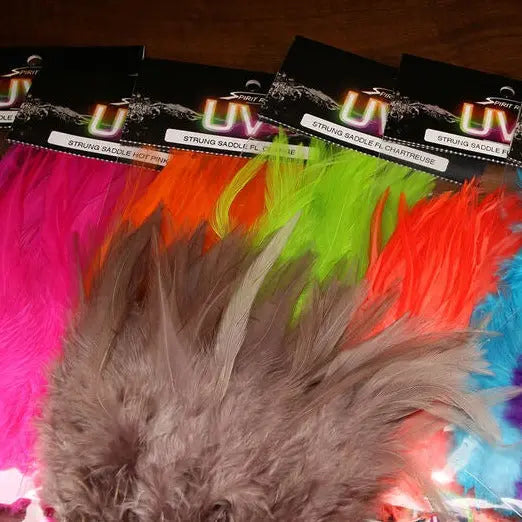 Hareline UV2 Strung Saddle Hackle - White #027 Hareline Dubbin