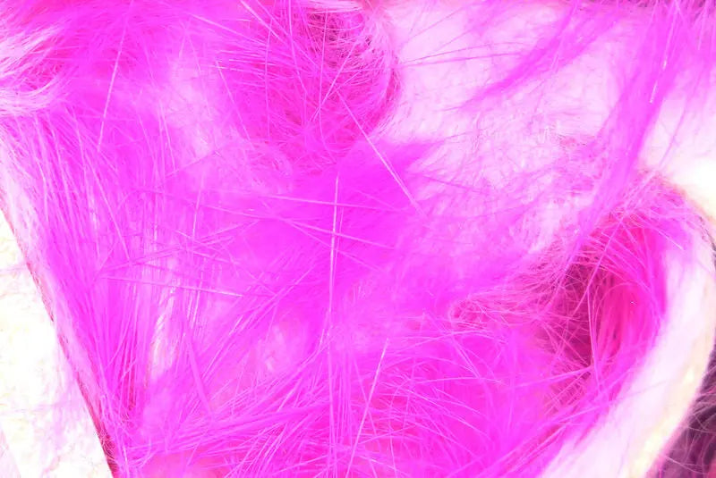 Hareline Two-Toned Rabbit Strips - White Tipped Hot Pink Hareline Dubbin