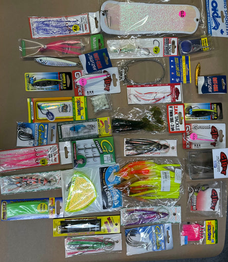 HC Christmas Gift Basket – Saltwater (39-Piece Tackle Kit)